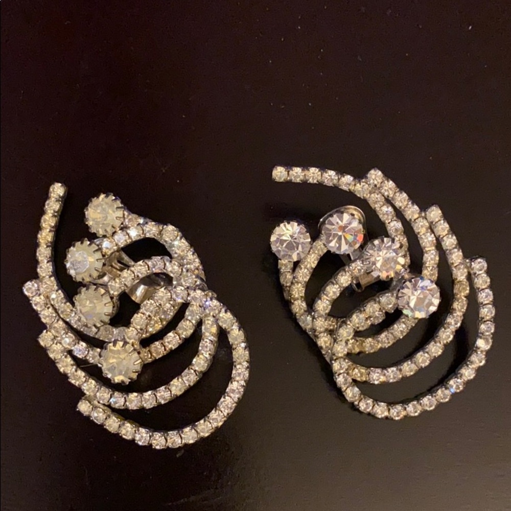 Huge vintage rhinestone clip on earrings flawless